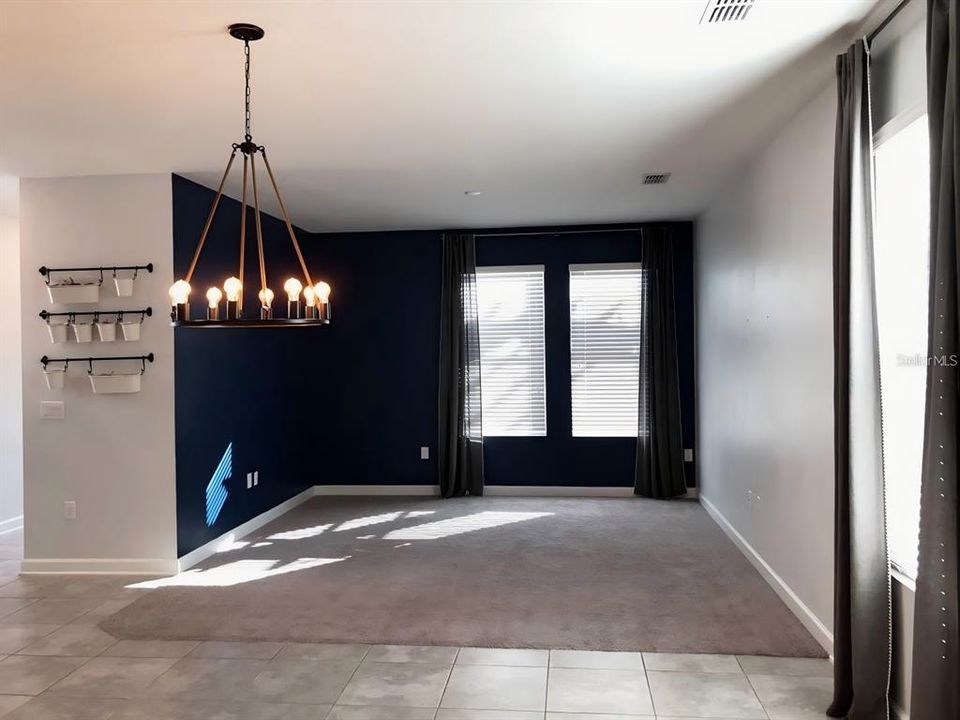 For Rent: $3,050 (4 beds, 3 baths, 2475 Square Feet)