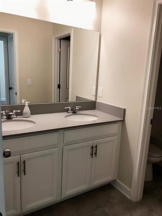 For Rent: $3,050 (4 beds, 3 baths, 2475 Square Feet)