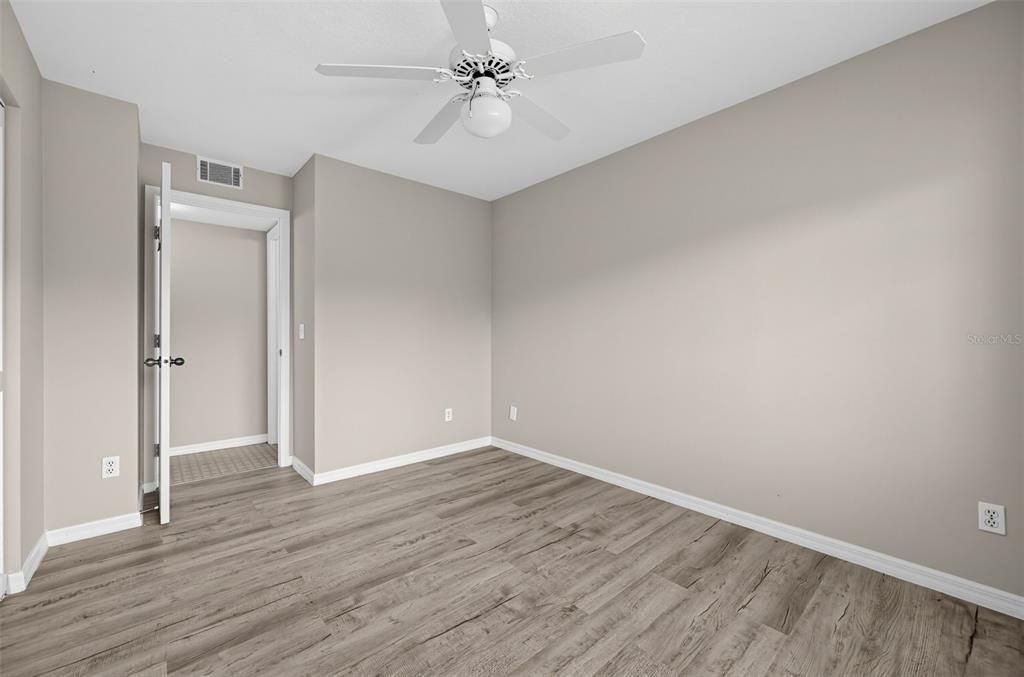 For Sale: $220,000 (2 beds, 2 baths, 1200 Square Feet)