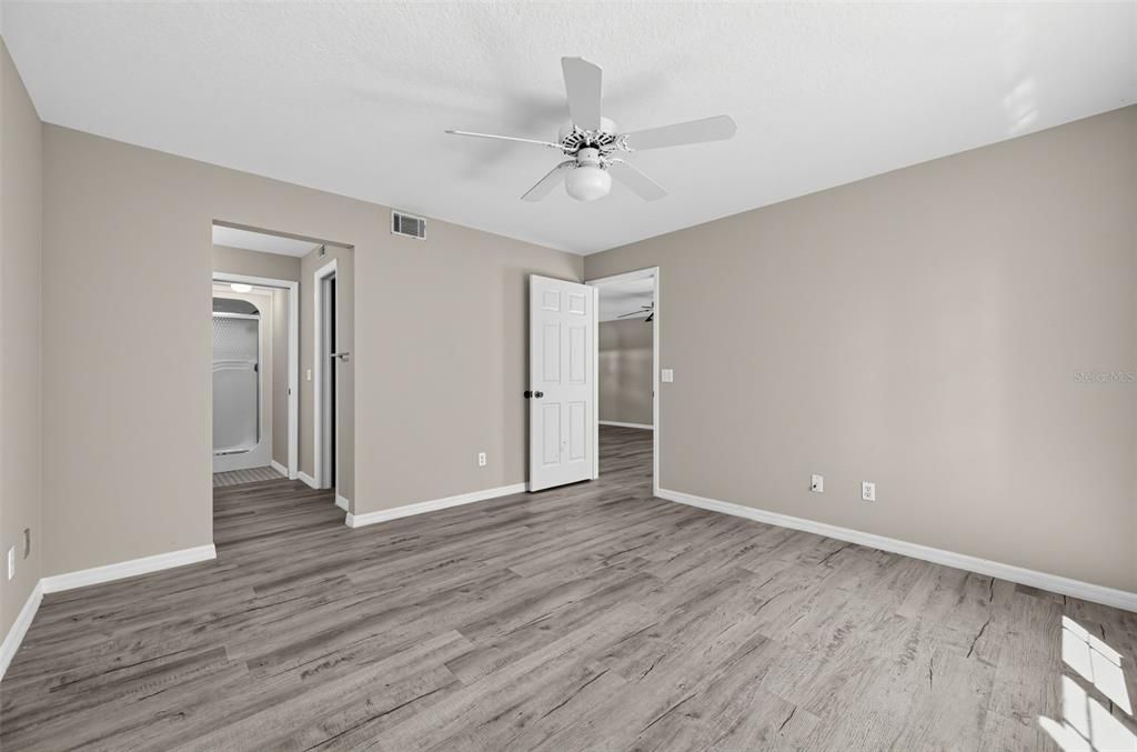 For Sale: $220,000 (2 beds, 2 baths, 1200 Square Feet)
