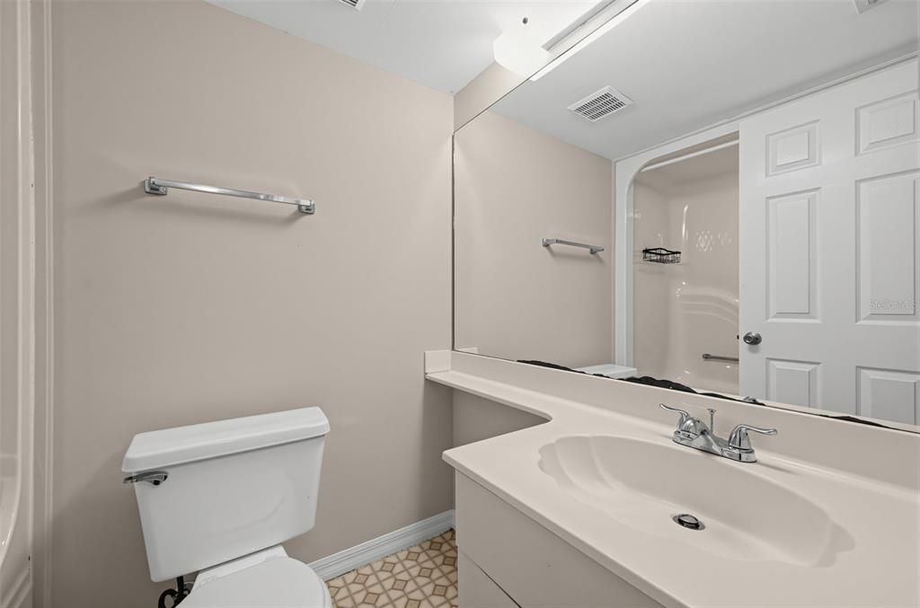 For Sale: $220,000 (2 beds, 2 baths, 1200 Square Feet)