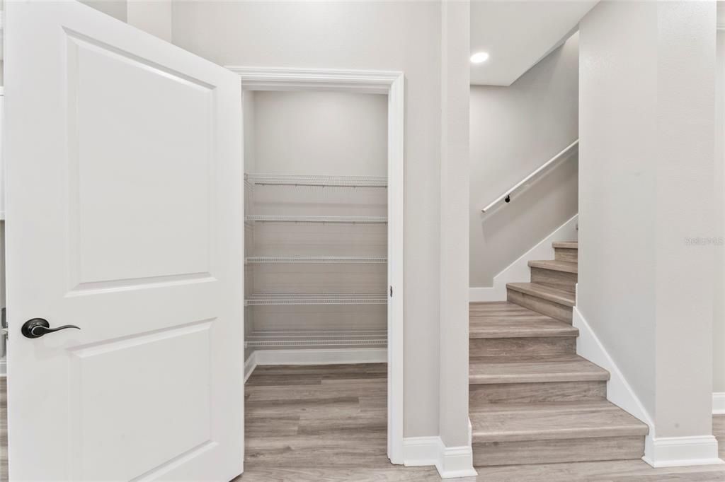 For Sale: $574,900 (3 beds, 3 baths, 2283 Square Feet)