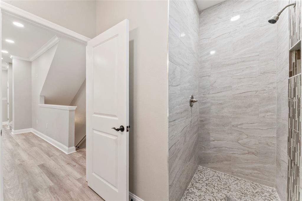 For Sale: $574,900 (3 beds, 3 baths, 2283 Square Feet)