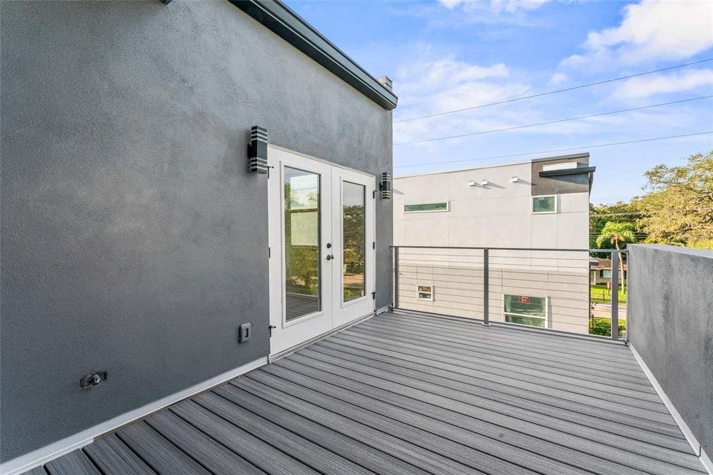 For Sale: $574,900 (3 beds, 3 baths, 2283 Square Feet)
