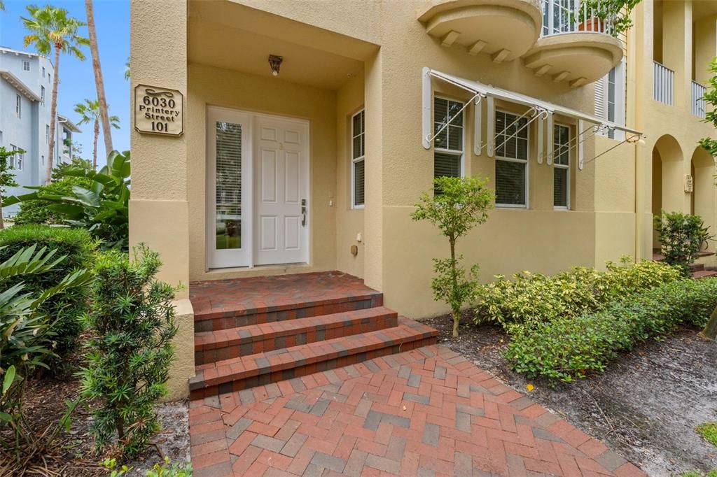 For Sale: $730,000 (3 beds, 3 baths, 2138 Square Feet)