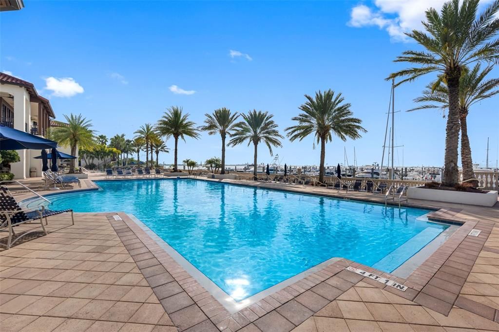 For Sale: $730,000 (3 beds, 3 baths, 2138 Square Feet)