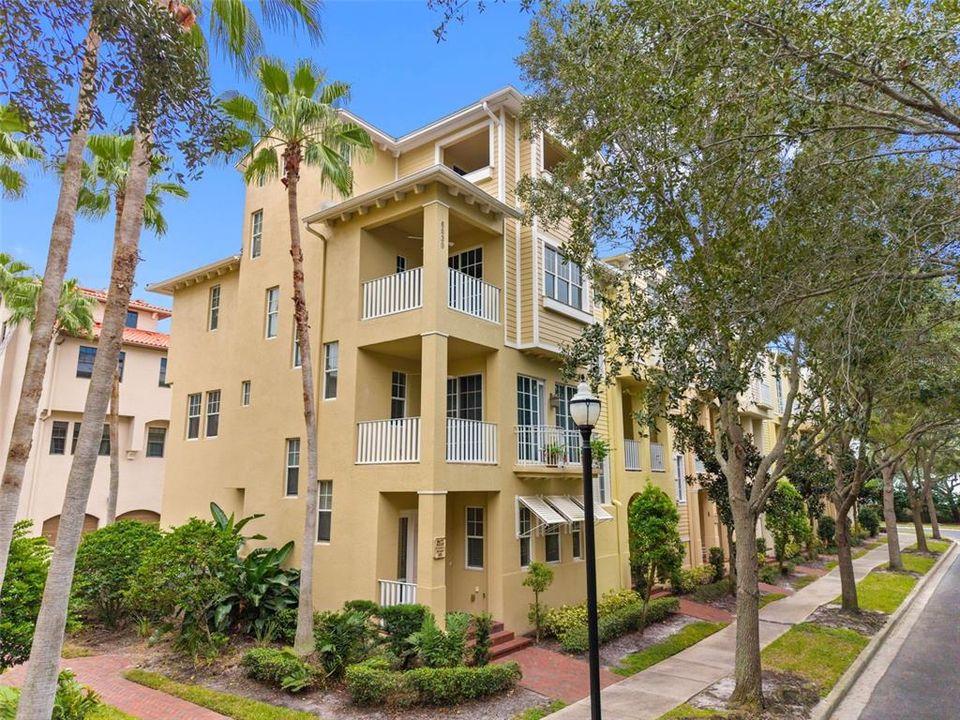 For Sale: $730,000 (3 beds, 3 baths, 2138 Square Feet)