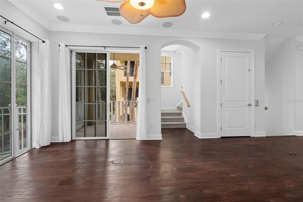 For Sale: $730,000 (3 beds, 3 baths, 2138 Square Feet)