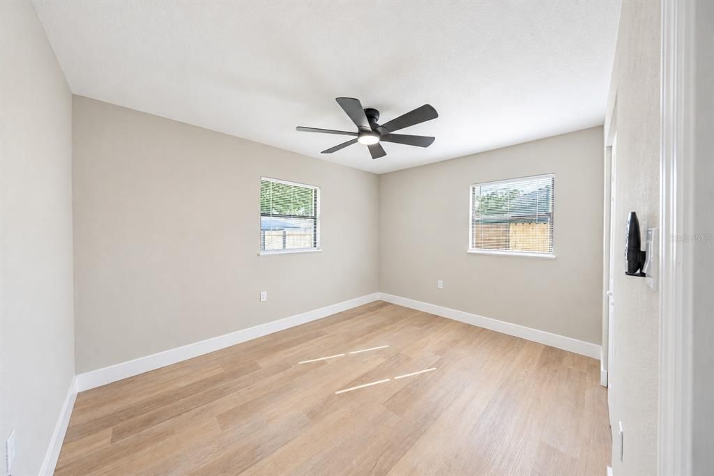 For Sale: $284,990 (4 beds, 1 baths, 1176 Square Feet)
