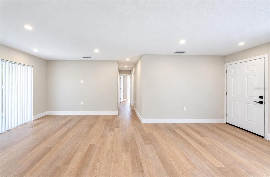 For Sale: $284,990 (4 beds, 1 baths, 1176 Square Feet)