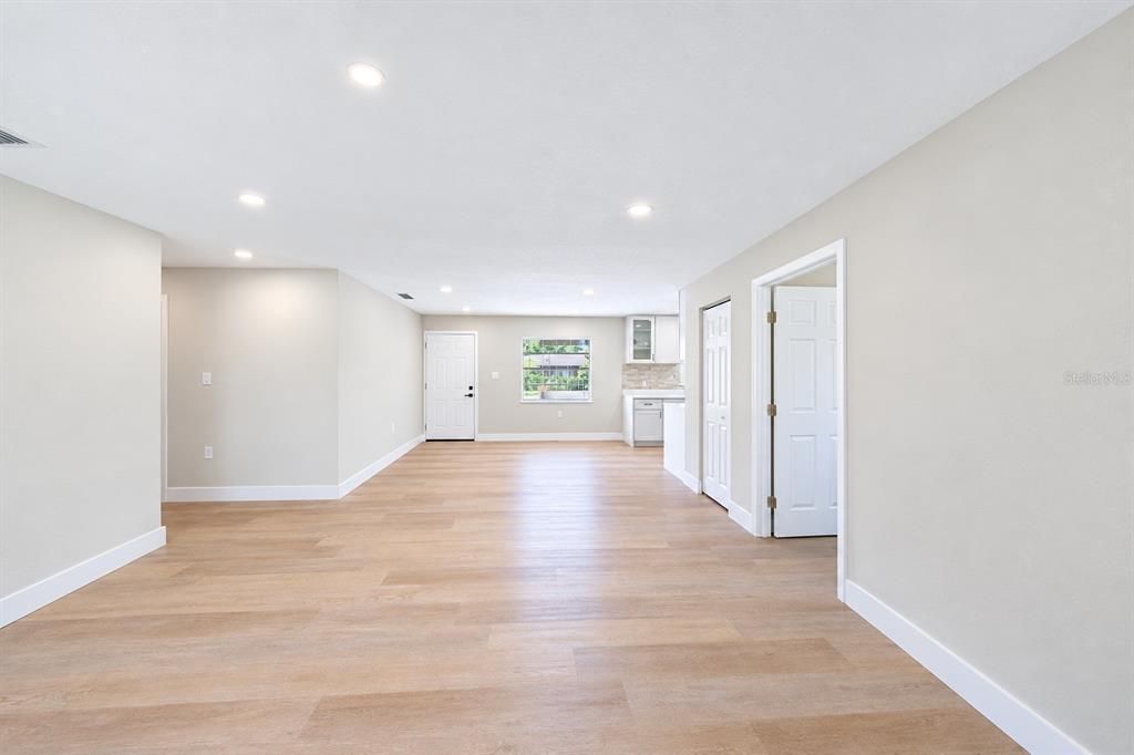 For Sale: $284,990 (4 beds, 1 baths, 1176 Square Feet)