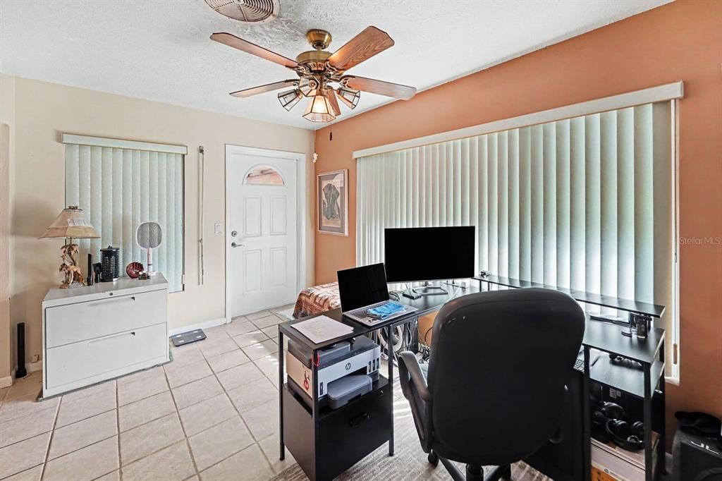 For Sale: $375,000 (2 beds, 2 baths, 1184 Square Feet)