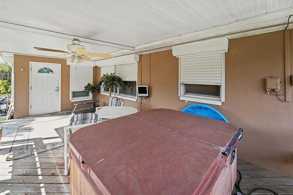 For Sale: $375,000 (2 beds, 2 baths, 1184 Square Feet)