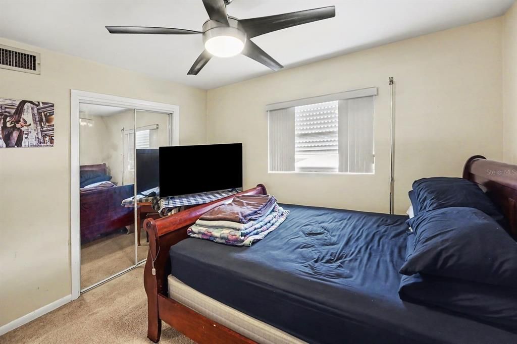 For Sale: $375,000 (2 beds, 2 baths, 1184 Square Feet)