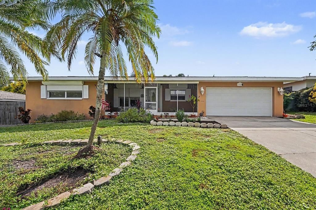 For Sale: $375,000 (2 beds, 2 baths, 1184 Square Feet)
