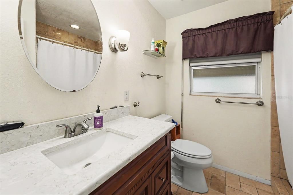 For Sale: $375,000 (2 beds, 2 baths, 1184 Square Feet)