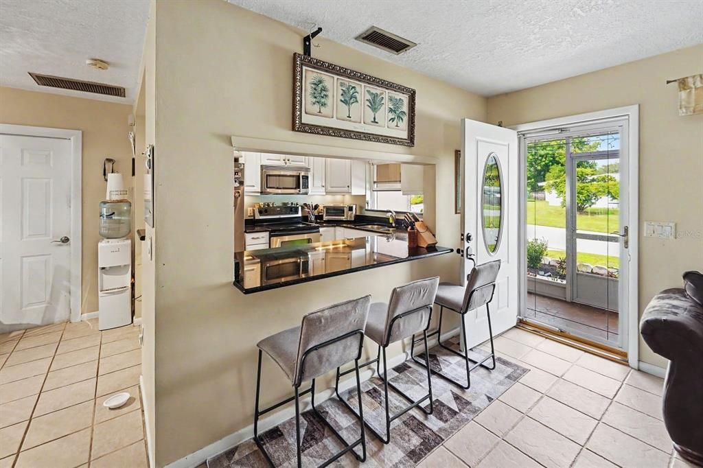 For Sale: $375,000 (2 beds, 2 baths, 1184 Square Feet)