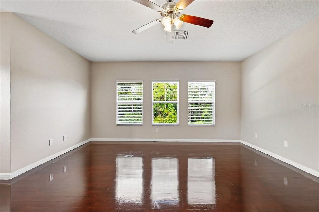 For Sale: $459,900 (4 beds, 3 baths, 2916 Square Feet)
