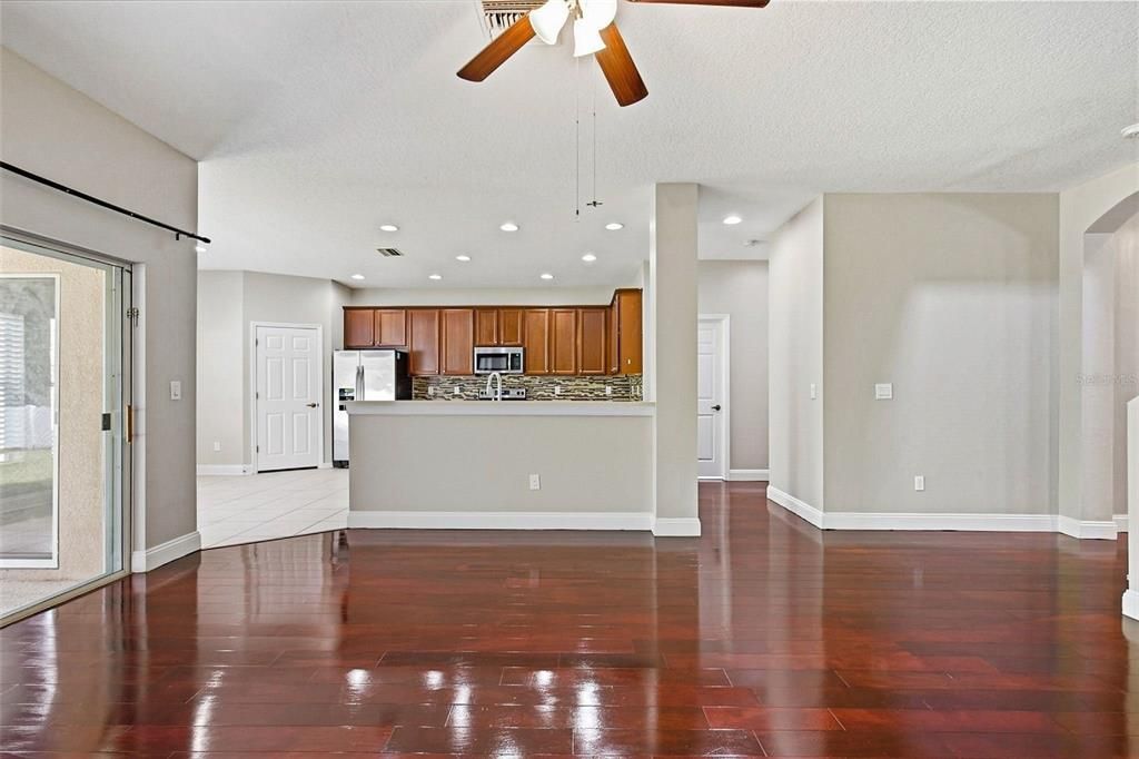 For Sale: $459,900 (4 beds, 3 baths, 2916 Square Feet)