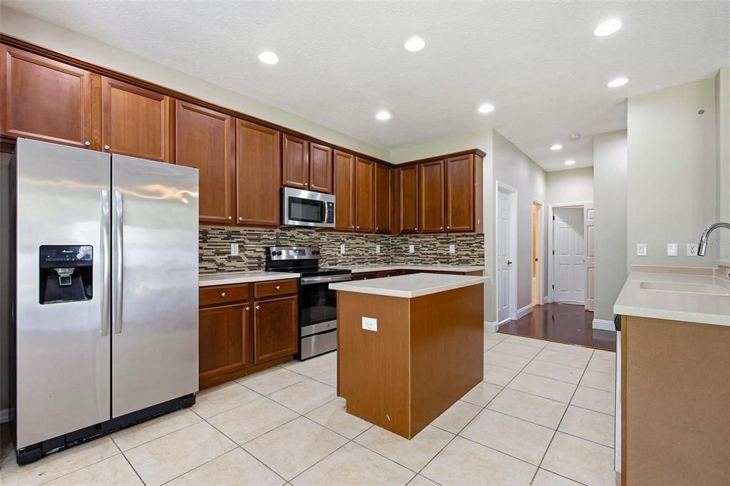 For Sale: $459,900 (4 beds, 3 baths, 2916 Square Feet)