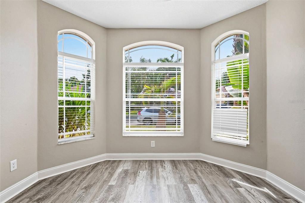 For Sale: $459,900 (4 beds, 3 baths, 2916 Square Feet)