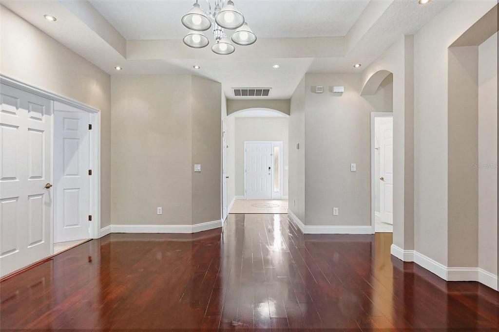 For Sale: $459,900 (4 beds, 3 baths, 2916 Square Feet)