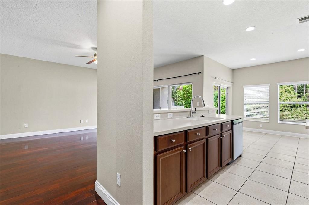For Sale: $459,900 (4 beds, 3 baths, 2916 Square Feet)