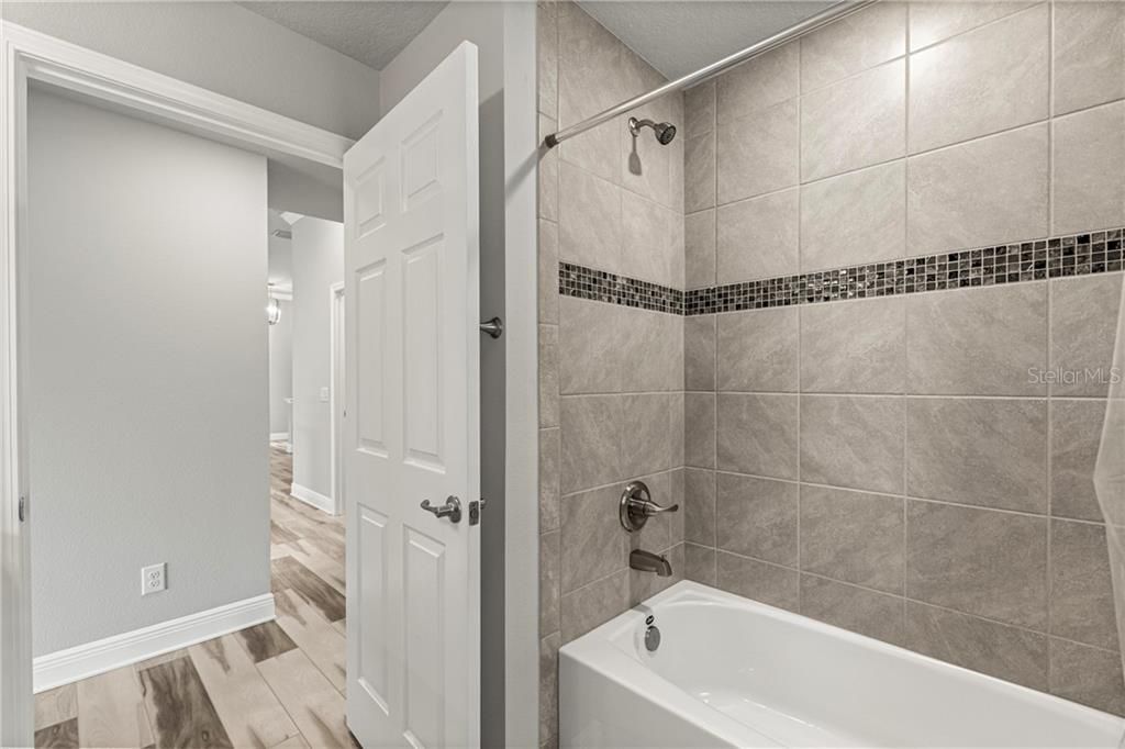 En Venta: $429,900 (3 camas, 2 baños, 1756 Pies cuadrados)