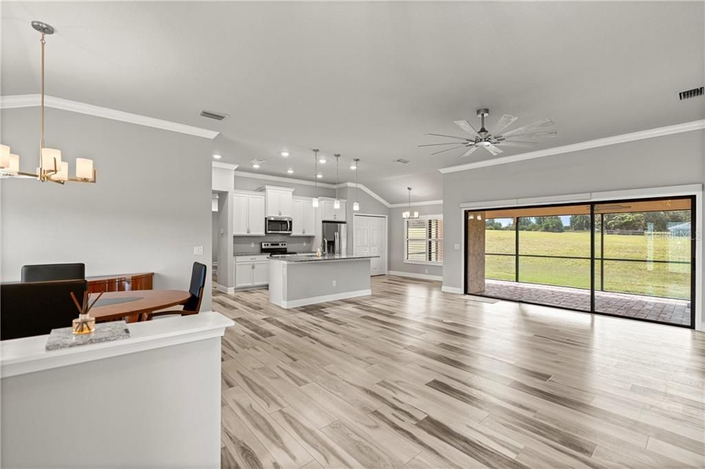 En Venta: $429,900 (3 camas, 2 baños, 1756 Pies cuadrados)