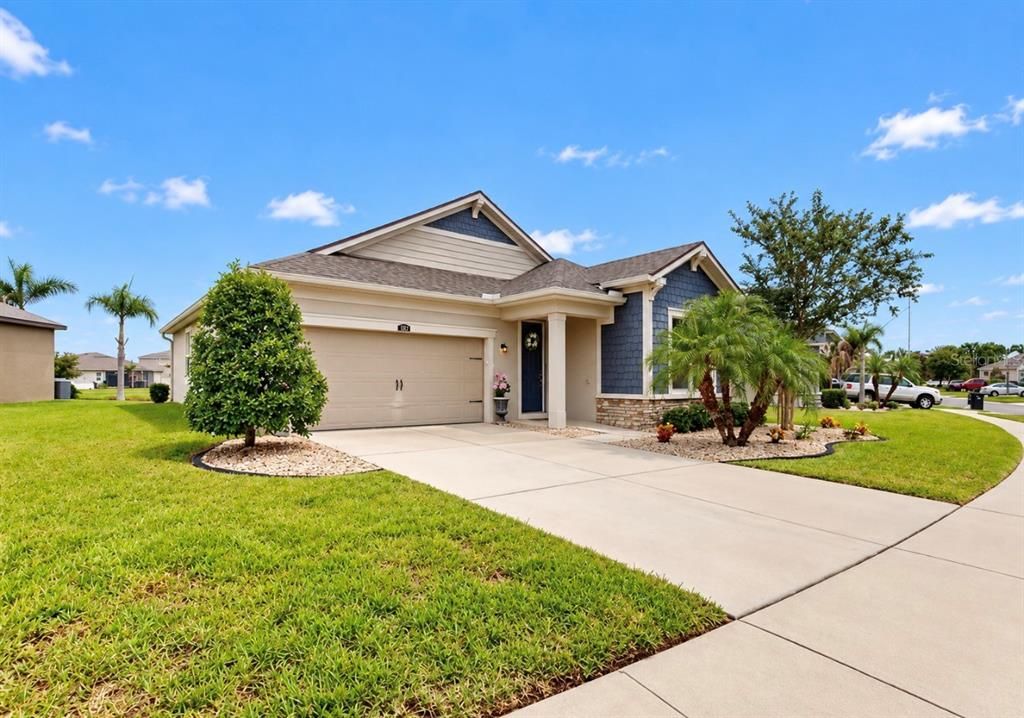 For Sale: $359,900 (3 beds, 2 baths, 1644 Square Feet)