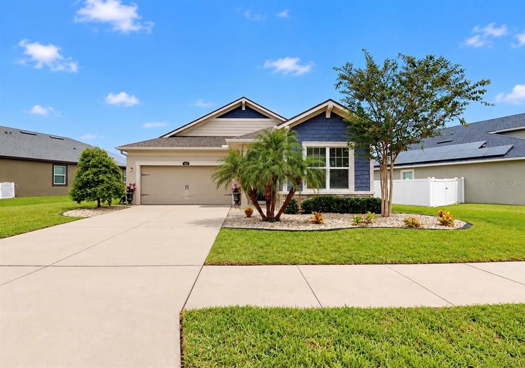 For Sale: $359,900 (3 beds, 2 baths, 1644 Square Feet)