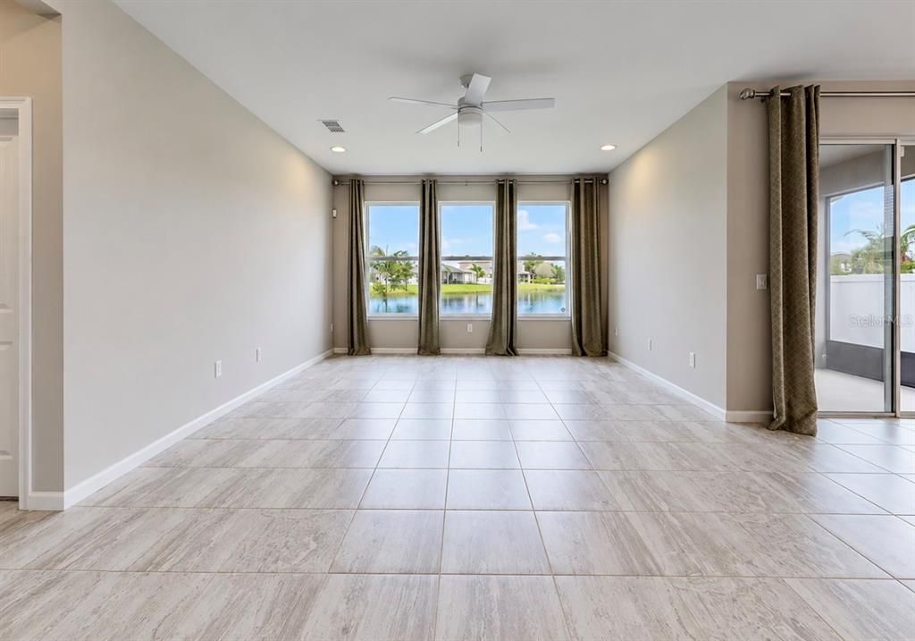For Sale: $359,900 (3 beds, 2 baths, 1644 Square Feet)
