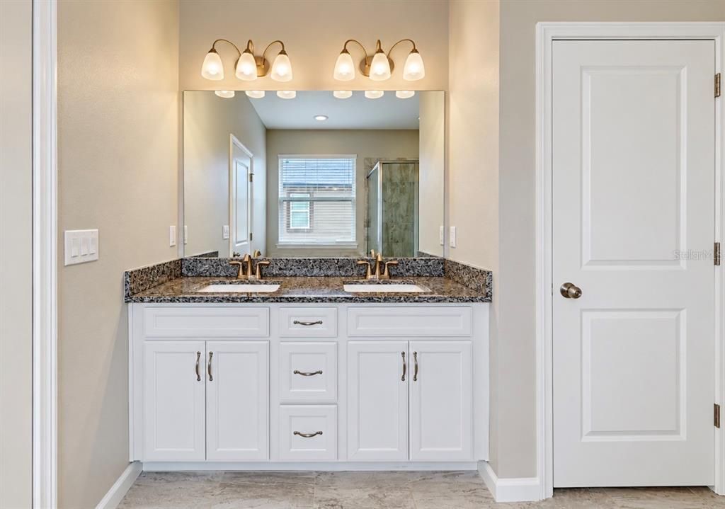For Sale: $359,900 (3 beds, 2 baths, 1644 Square Feet)
