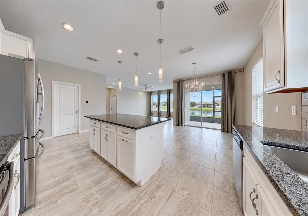 For Sale: $359,900 (3 beds, 2 baths, 1644 Square Feet)