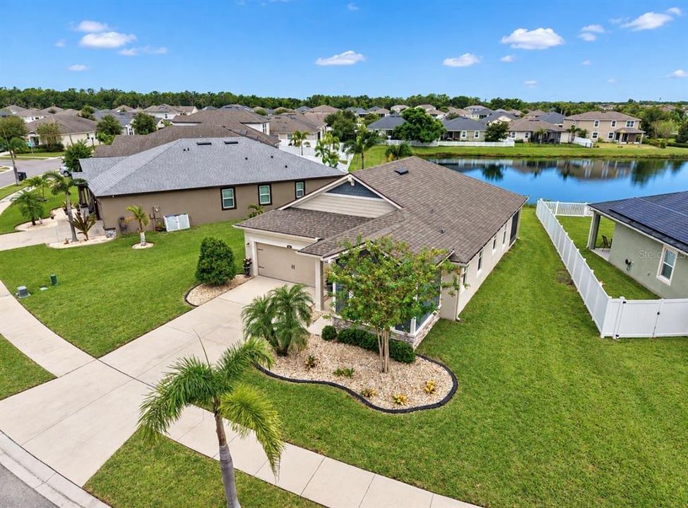 For Sale: $359,900 (3 beds, 2 baths, 1644 Square Feet)
