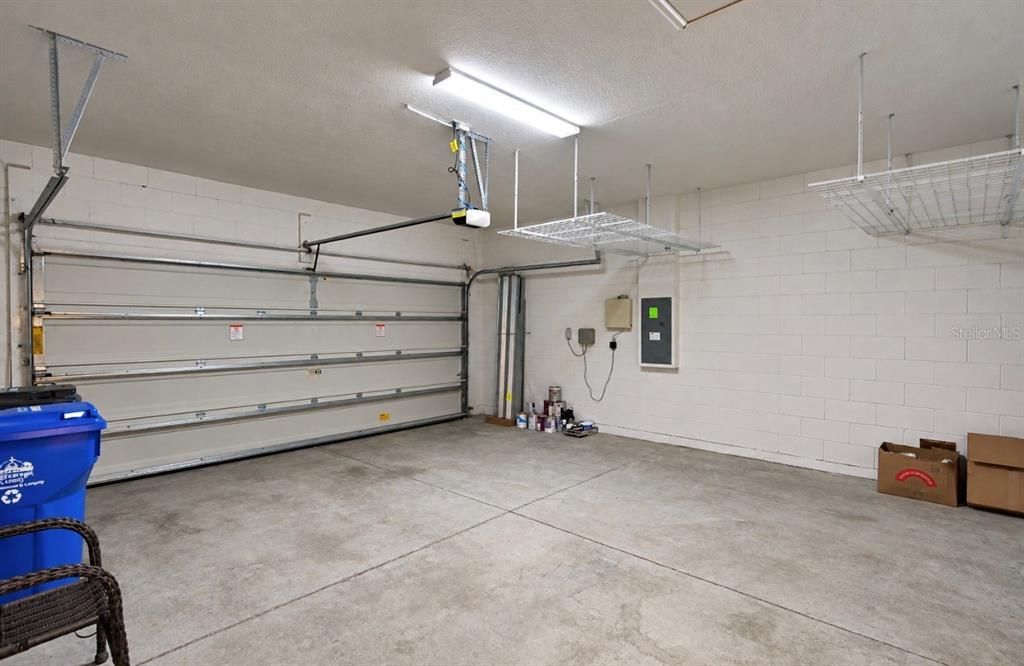 For Sale: $359,900 (3 beds, 2 baths, 1644 Square Feet)