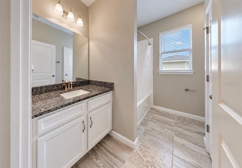 For Sale: $359,900 (3 beds, 2 baths, 1644 Square Feet)