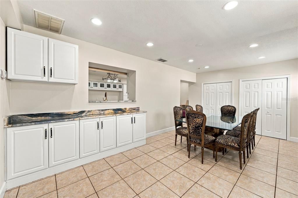 For Sale: $999,500 (5 beds, 4 baths, 4454 Square Feet)