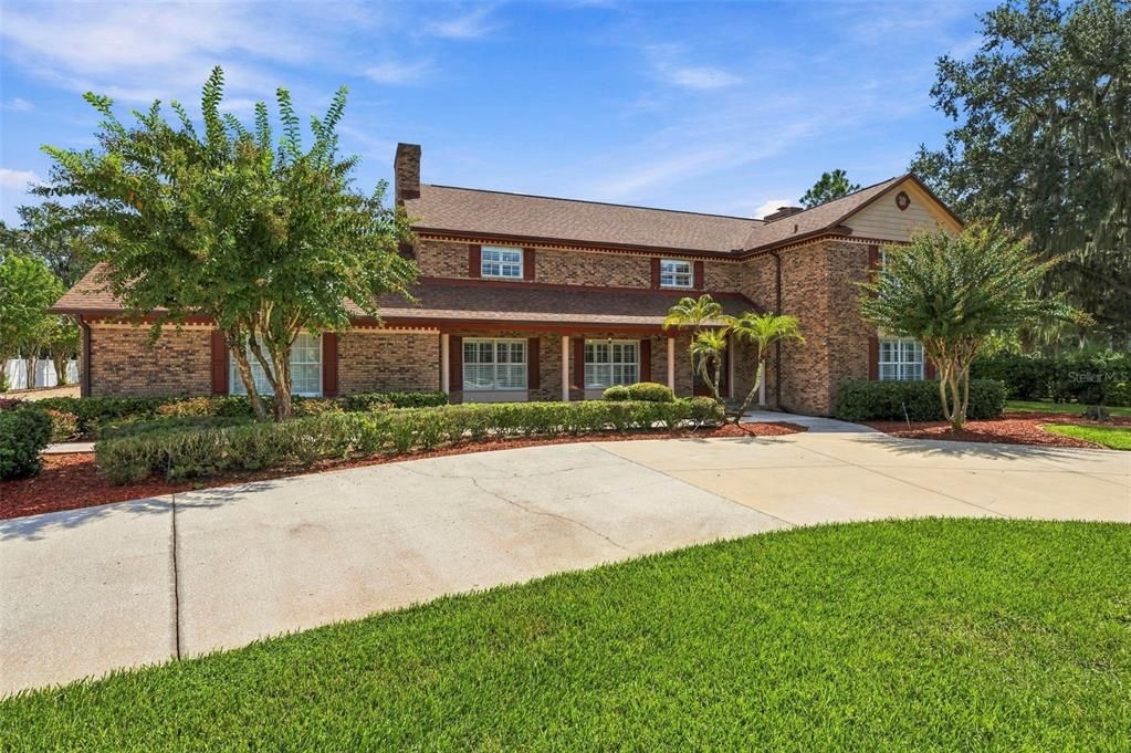 For Sale: $999,500 (5 beds, 4 baths, 4454 Square Feet)