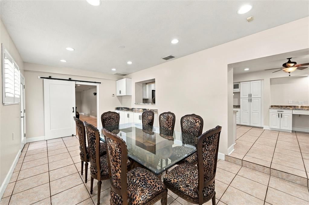 For Sale: $999,500 (5 beds, 4 baths, 4454 Square Feet)
