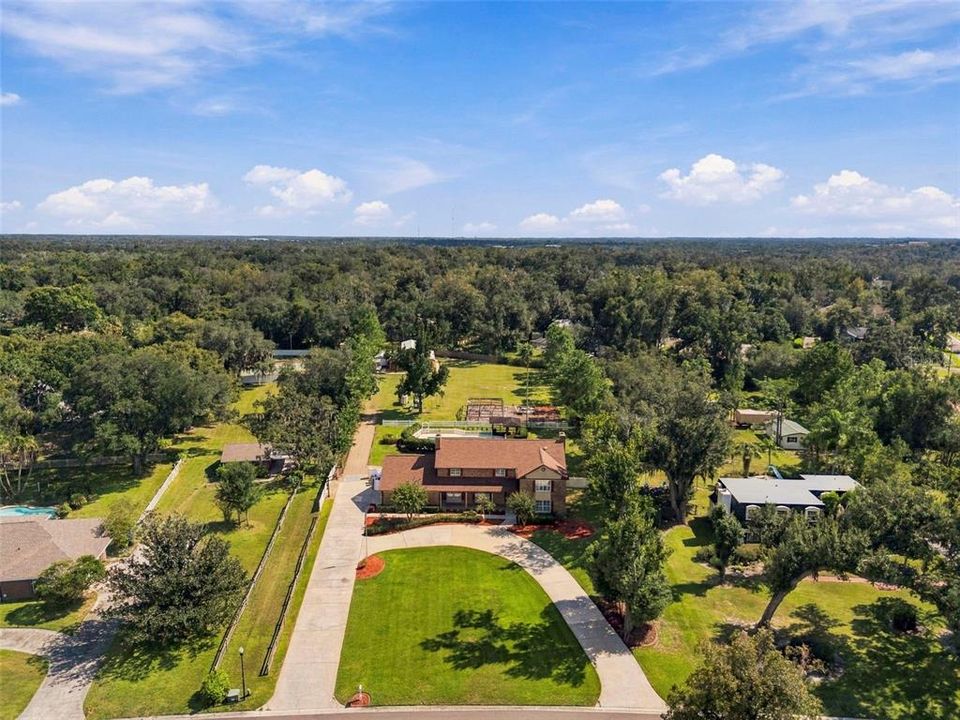 For Sale: $999,500 (5 beds, 4 baths, 4454 Square Feet)
