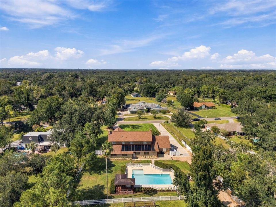 For Sale: $999,500 (5 beds, 4 baths, 4454 Square Feet)