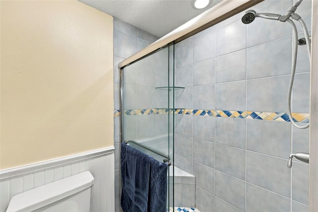 For Sale: $999,500 (5 beds, 4 baths, 4454 Square Feet)