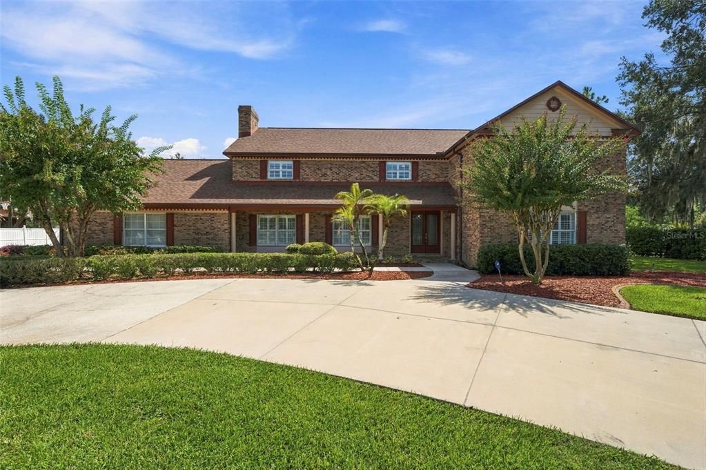 For Sale: $999,500 (5 beds, 4 baths, 4454 Square Feet)