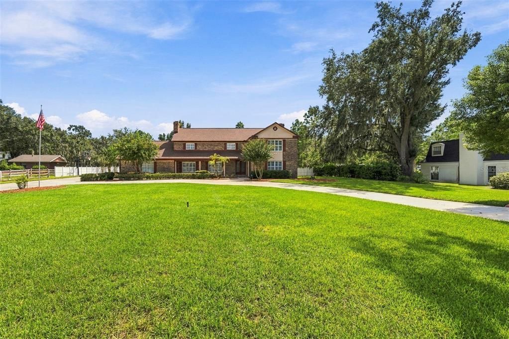 For Sale: $999,500 (5 beds, 4 baths, 4454 Square Feet)