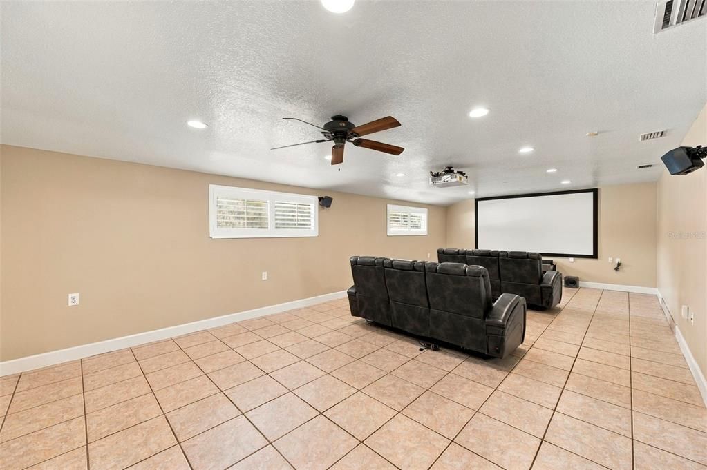 For Sale: $999,500 (5 beds, 4 baths, 4454 Square Feet)
