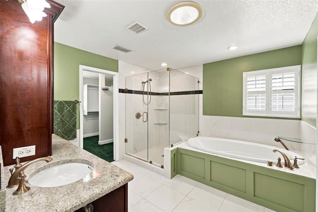For Sale: $999,500 (5 beds, 4 baths, 4454 Square Feet)
