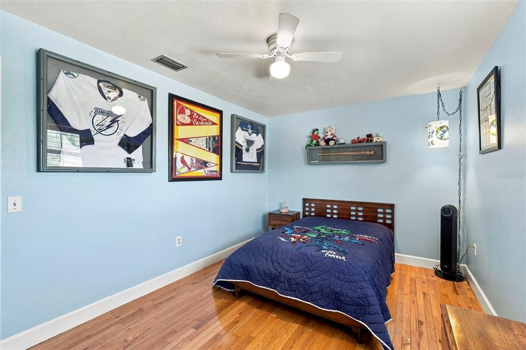 For Sale: $999,500 (5 beds, 4 baths, 4454 Square Feet)