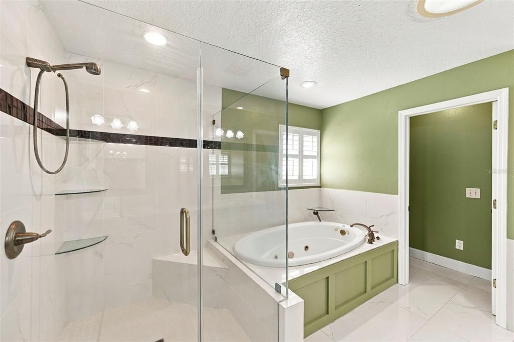 For Sale: $999,500 (5 beds, 4 baths, 4454 Square Feet)