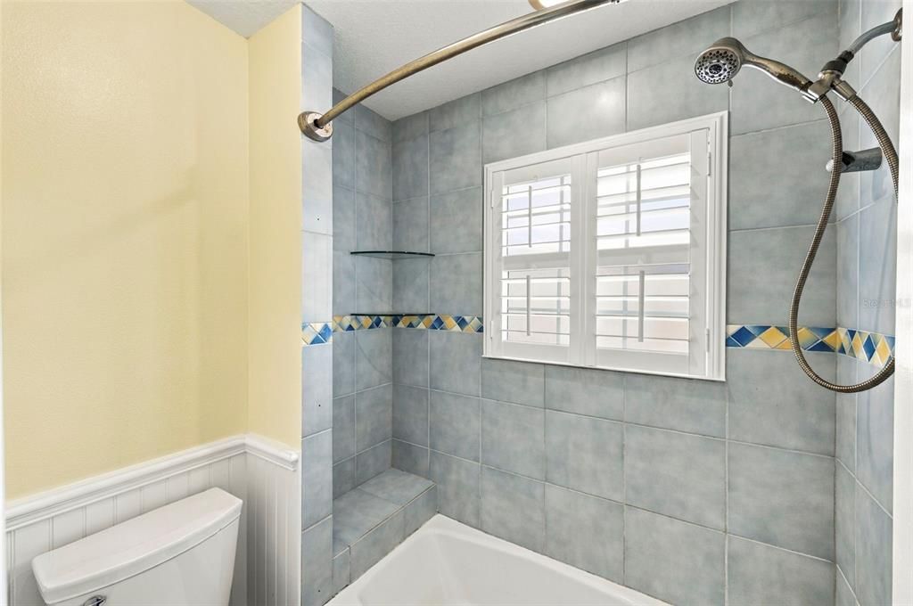 For Sale: $999,500 (5 beds, 4 baths, 4454 Square Feet)